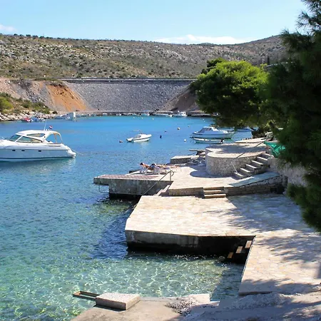 Апартаменты With Parking Space Bilo, - 25283 *